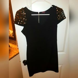 Black bodycon dress